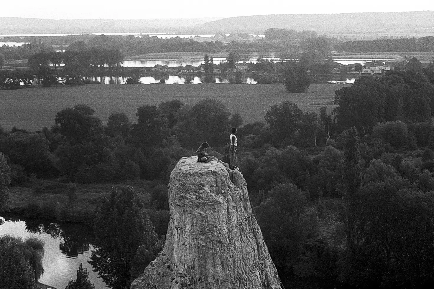 Vue aérienne de la Seine depuis les falaises de La Roquette, Eure, Normandie — Nikon FM2, 1990